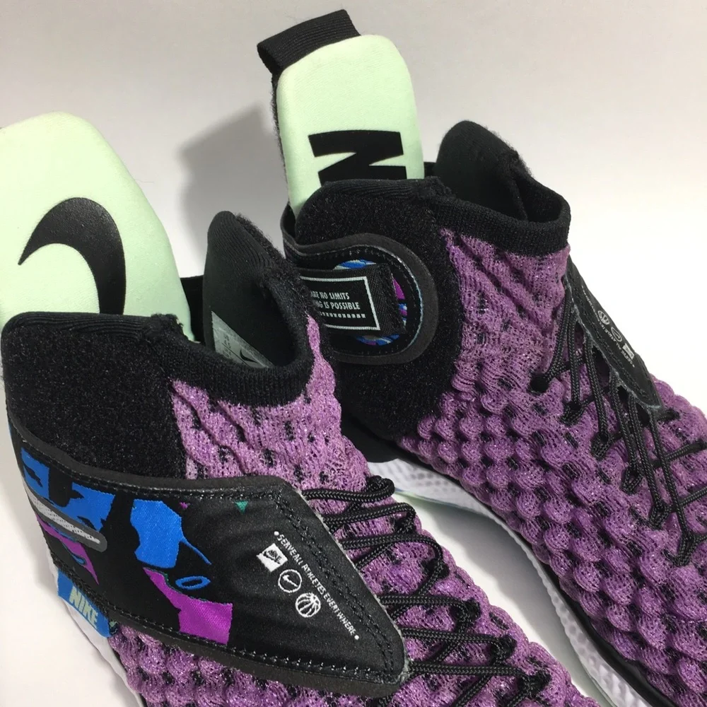 Nike Air Zoom UNVRS Basketball shoes 4.5/6.5